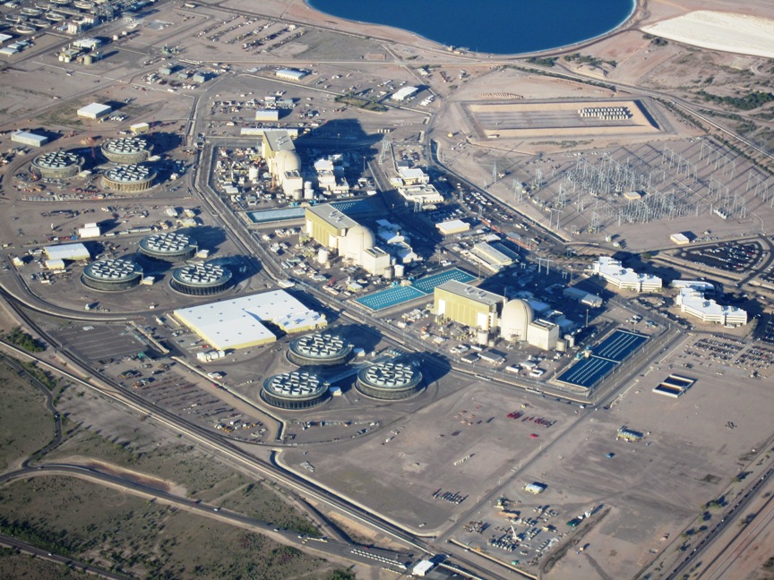 Photo of Palo Verde Nuclear Power Plant, Wintersburg Arizona (Wikipedia)