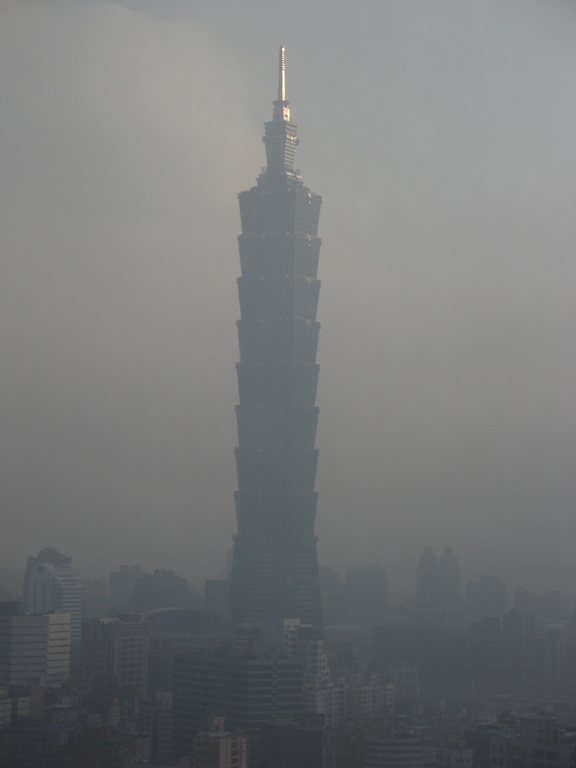 Air Pollution Taipei - Air pollution in center Taipei - looking north